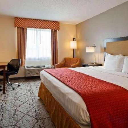 Best Western Nittany Inn Milroy Bagian luar foto