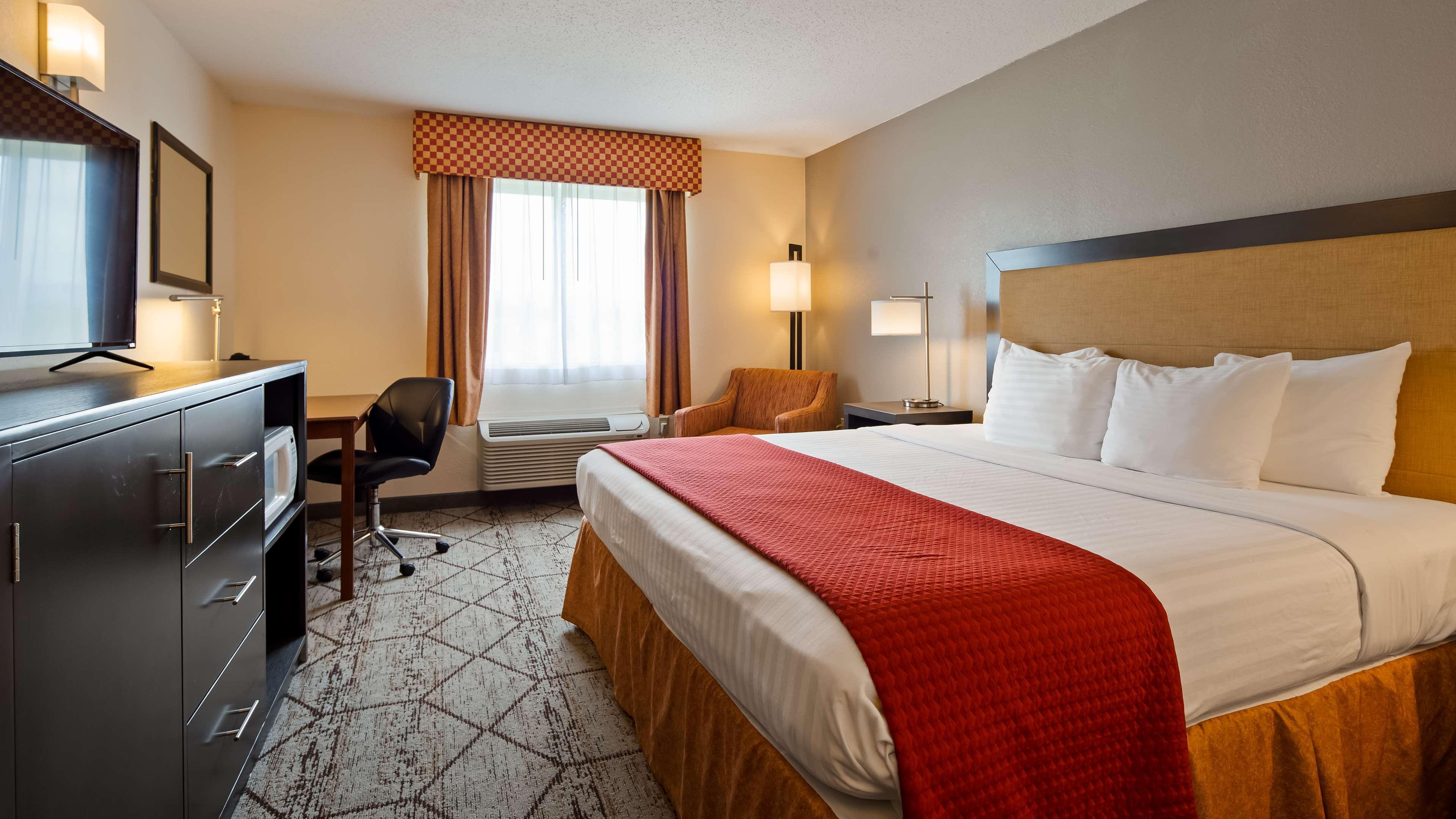 Best Western Nittany Inn Milroy Bagian luar foto