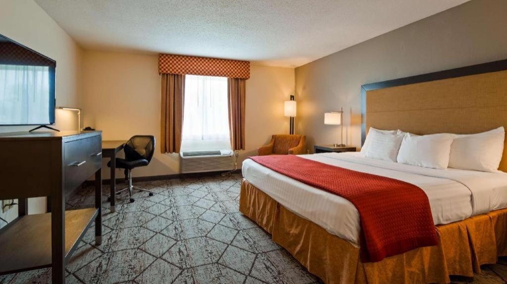 Best Western Nittany Inn Milroy Bagian luar foto